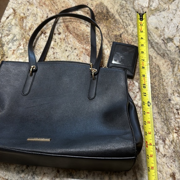 Anne Klein Black Leather Purse with Zip Closure - Picture 11 of 12